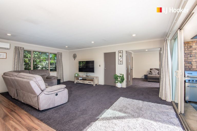 Photo of property in 1 Watt Street, Mosgiel, 9024