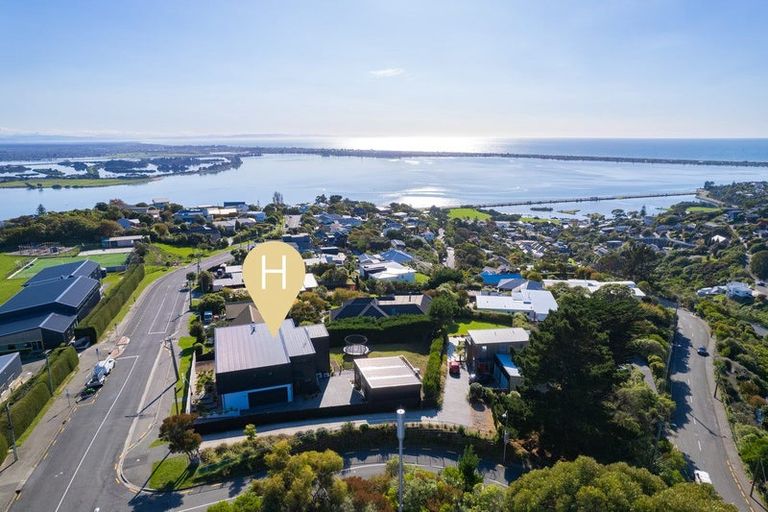 Photo of property in 83 Major Hornbrook Road, Mount Pleasant, Christchurch, 8081