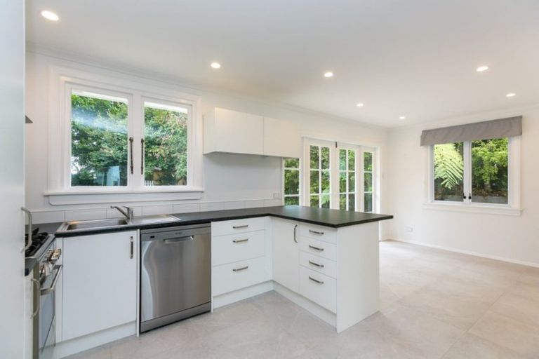 Photo of property in 7 Raniera Street, Glen Avon, New Plymouth, 4312