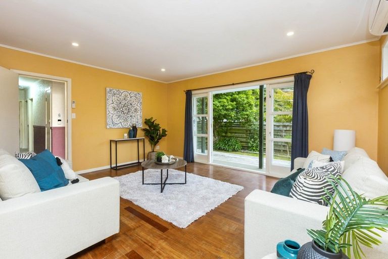 Photo of property in 29 Korau Grove, Stokes Valley, Lower Hutt, 5019