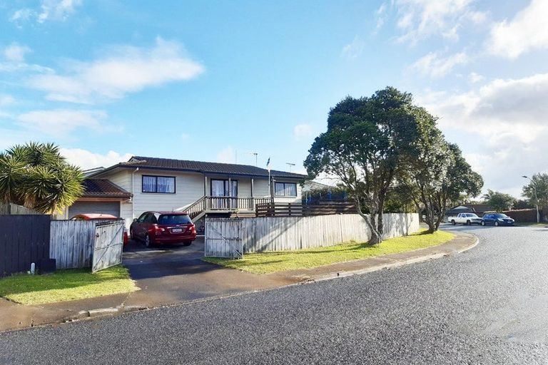 Photo of property in 6 Katrina Place, Massey, Auckland, 0614