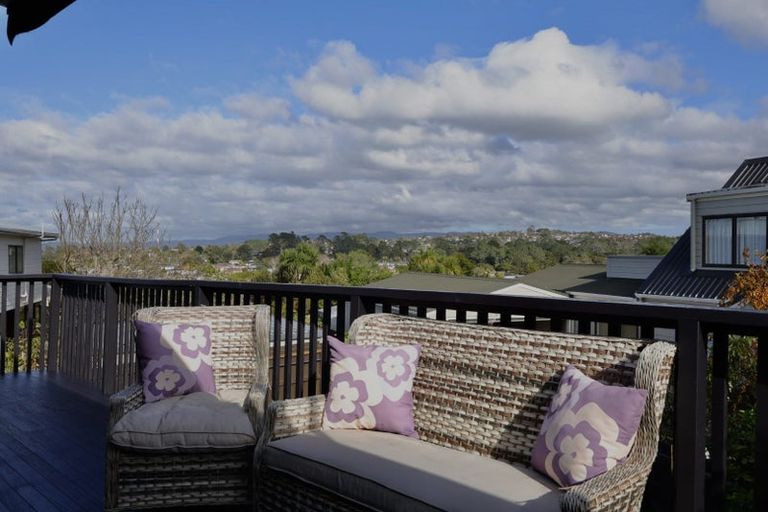 Photo of property in 141 West Harbour Drive, West Harbour, Auckland, 0618