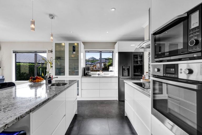 Photo of property in 40 Redwood Crescent, Hurdon, New Plymouth, 4310