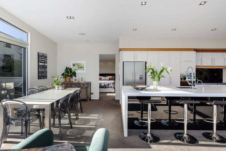 Photo of property in 37a Bay View Road, Kelvin Heights, Queenstown, 9300