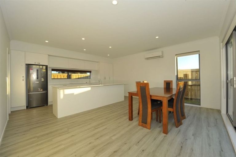 Photo of property in 33 William Dawson Crescent, Wigram, Christchurch, 8025