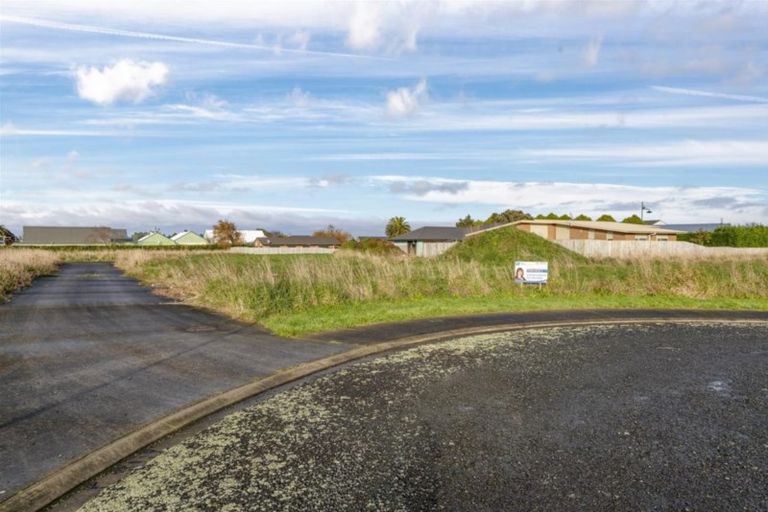 Photo of property in 2 Yulestar Place, Hawera, 4610