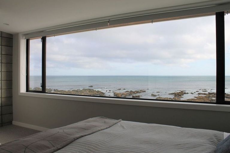 Photo of property in 442 The Esplanade, Island Bay, Wellington, 6023