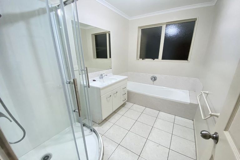 Photo of property in 10 San Bernadino Drive, Henderson, Auckland, 0612