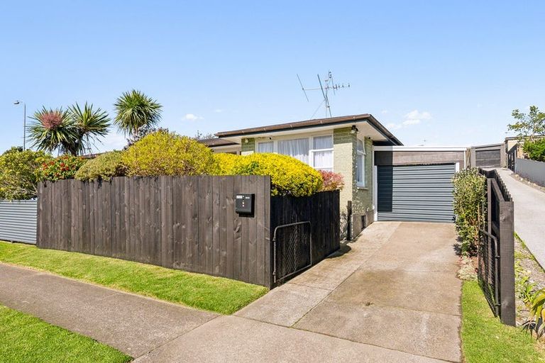 Photo of property in 2 Anthony Grove, Paraparaumu Beach, Paraparaumu, 5032