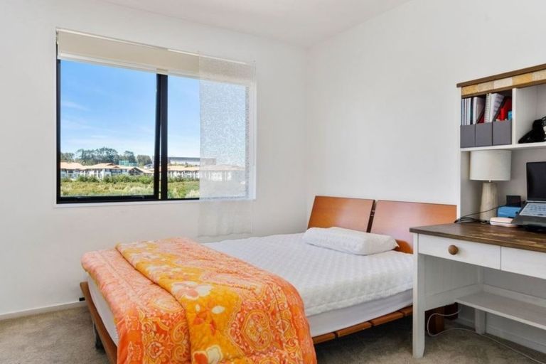 Photo of property in Apollo Apartments, 201/46 Rosedale Road, Rosedale, Auckland, 0632