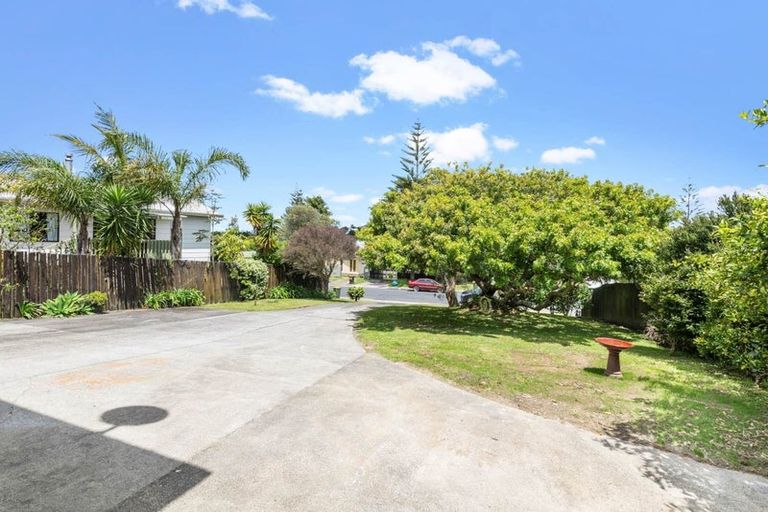 Photo of property in 58 Brian Crescent, Stanmore Bay, Whangaparaoa, 0932