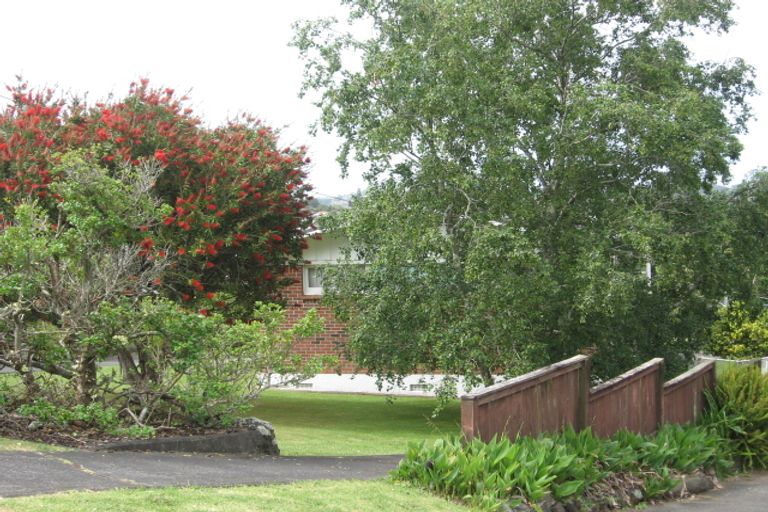 Photo of property in 62 Chivalry Road, Glenfield, Auckland, 0629