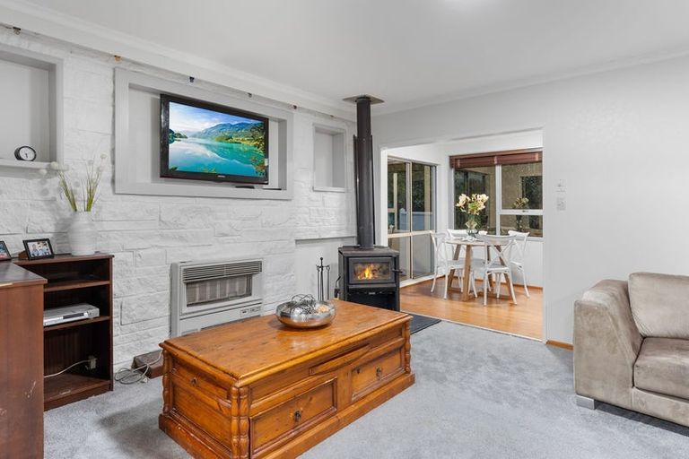 Photo of property in 6 Lindale Grove, Waikanae Beach, Waikanae, 5036