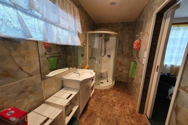 Photo of property in 15 Cargill Street, Papakura, 2110