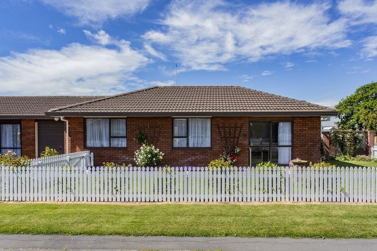 Photo of property in 13 Buckham Street, Rangiora, 7400