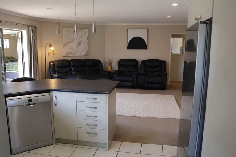 Photo of property in 17 Cranmer Close, Rototuna North, Hamilton, 3210