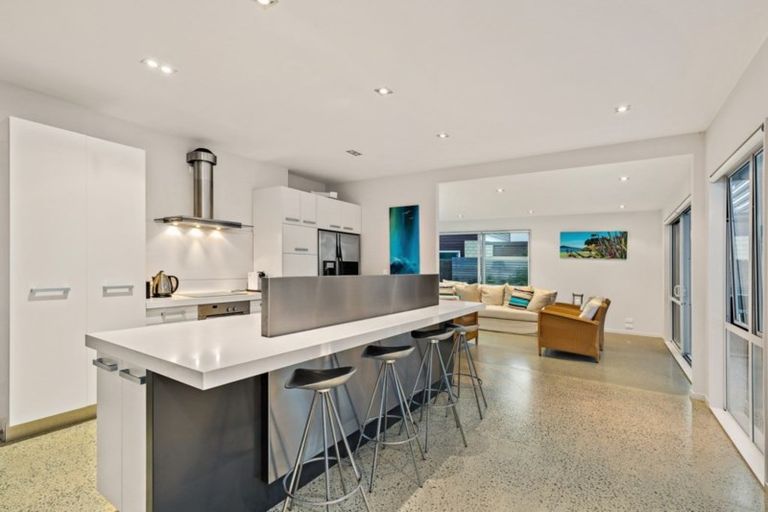 Photo of property in 37 Taumata Road, Omaha, 0986