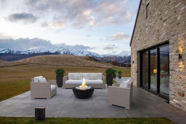 Photo of property in 7 Bendemeer Lane, Lake Hayes, Queenstown, 9371