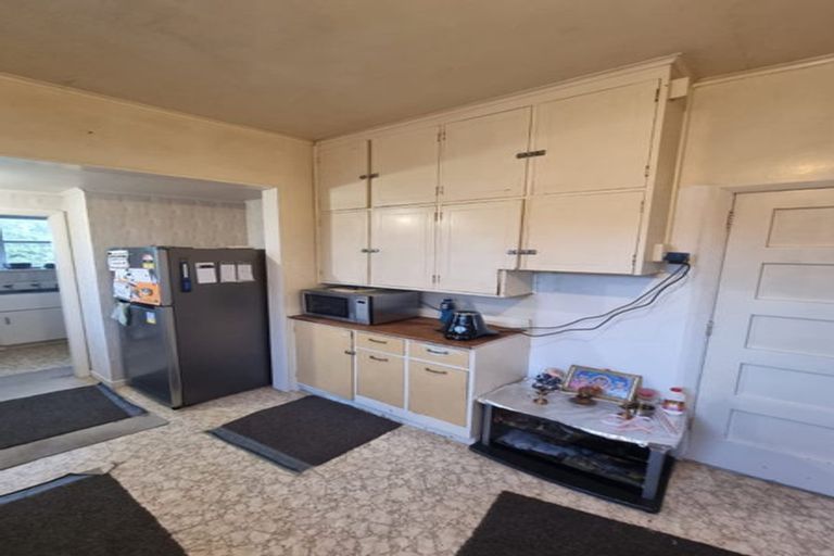 Photo of property in 15 Freyberg Street, Waterloo, Lower Hutt, 5011