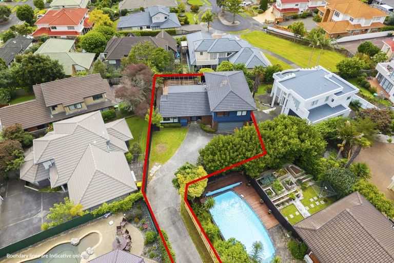 Photo of property in 1/62 Simmental Crescent, Somerville, Auckland, 2014