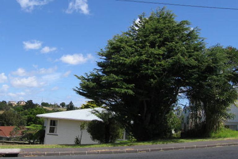 Photo of property in 5 Sycamore Drive, Sunnynook, Auckland, 0620