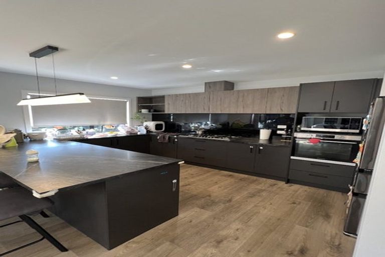 Photo of property in 121 Battalion Drive, Papakura, 2110