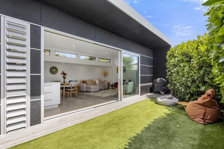 Photo of property in 20 Mantell Street, Seatoun, Wellington, 6022