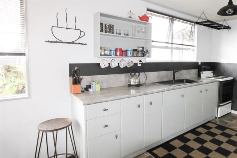 Photo of property in 2 Crystal Place, Pukehangi, Rotorua, 3015