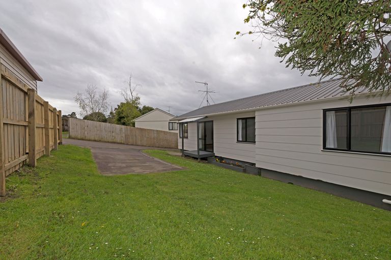 Photo of property in 2/7 Maywood Crescent, Glen Eden, Auckland, 0602