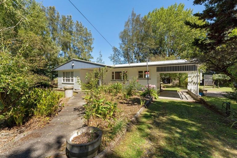 Photo of property in 1 Trent Street, Rongotea, 4476