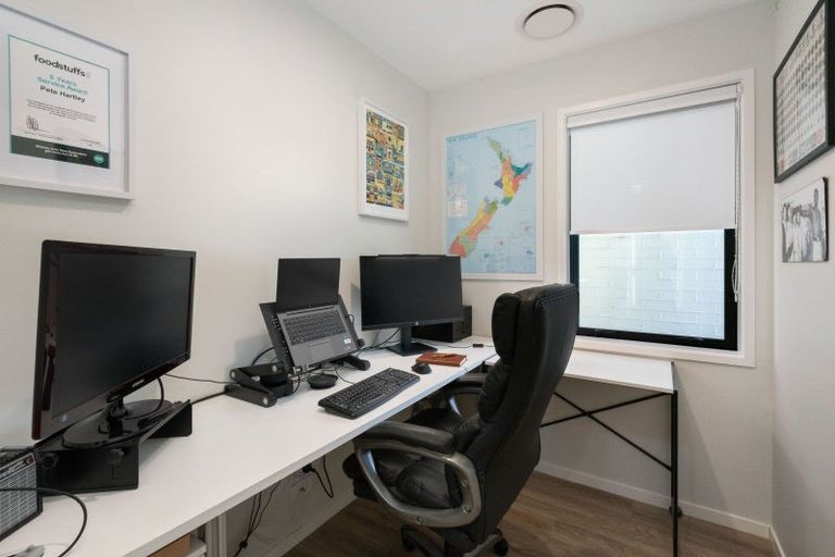 Photo of property in 18 Charlotte Drive, Omokoroa, 3114