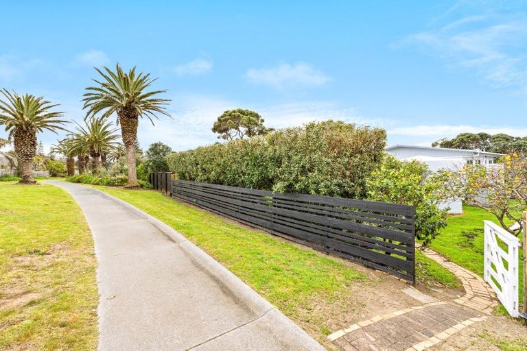 Photo of property in 3 The Southern Isle, Omaha, 0986