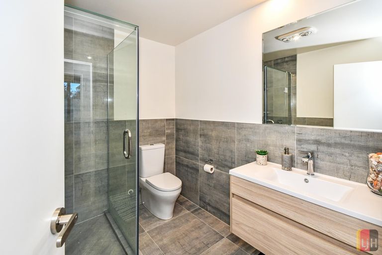 Photo of property in 2 Te Aparangi Road, Papakura, 2110