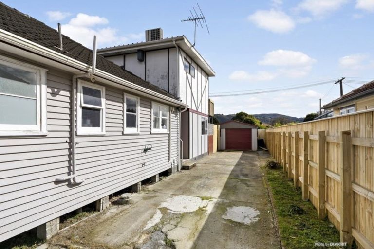 Photo of property in 15a Chapman Crescent, Naenae, Lower Hutt, 5011