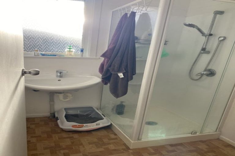 Photo of property in 2/42 Dale Crescent, Pakuranga, Auckland, 2010