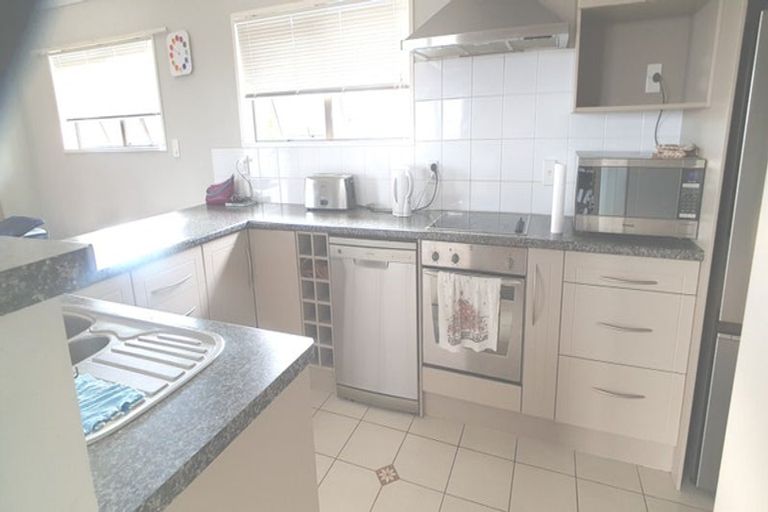 Photo of property in 4c Te Akau Crescent, Bucklands Beach, Auckland, 2012