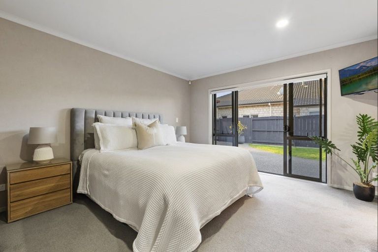 Photo of property in 33 Saint Heliers Place, Papamoa Beach, Papamoa, 3118