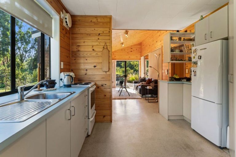 Photo of property in 5 Wi Tupaea Road, Waihau Bay, Opotiki, 3199