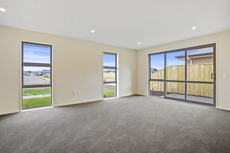 Photo of property in 73 Hilton Drive, Amberley, 7410