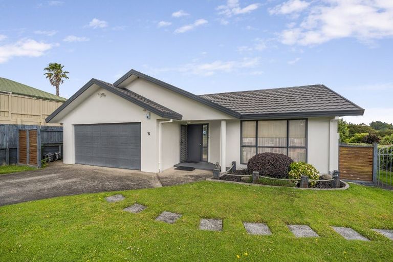 Photo of property in 15 Maddison Place, Welcome Bay, Tauranga, 3112