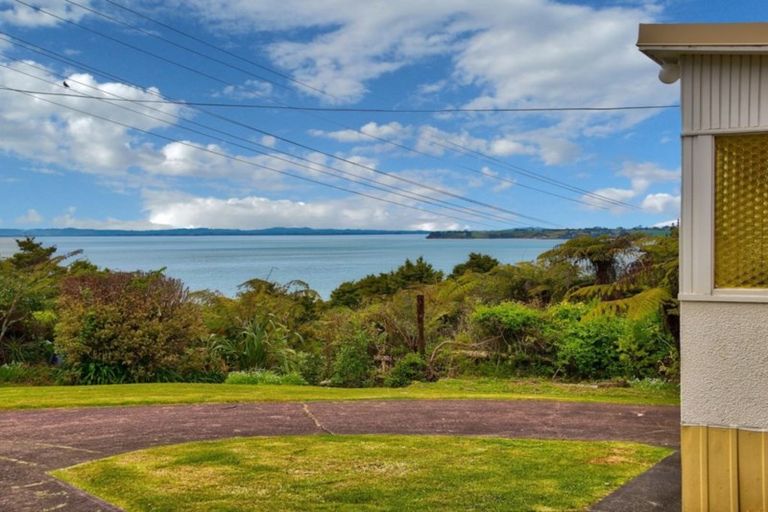 Photo of property in 69 Cornwallis Road, Cornwallis, Auckland, 0604