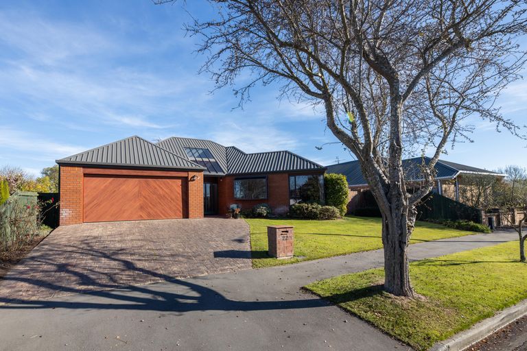 Photo of property in 22 Berkshire Drive, Avonhead, Christchurch, 8042