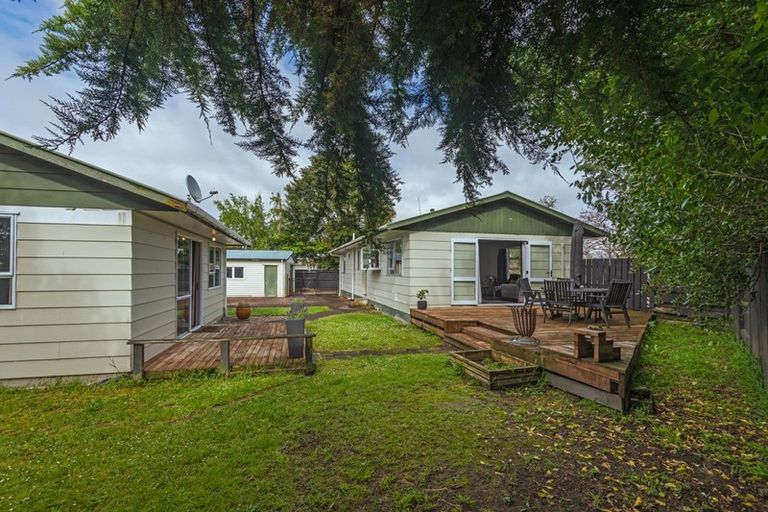 Photo of property in 32 Cumberland Place, Kelvin Grove, Palmerston North, 4414