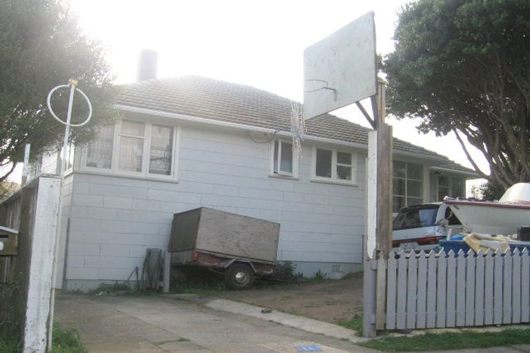 Photo of property in 12 Mitchell Grove, Ranui, Porirua, 5024