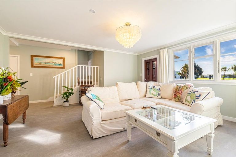 Photo of property in 7 Waterfront Road, Mangere Bridge, Auckland, 2022