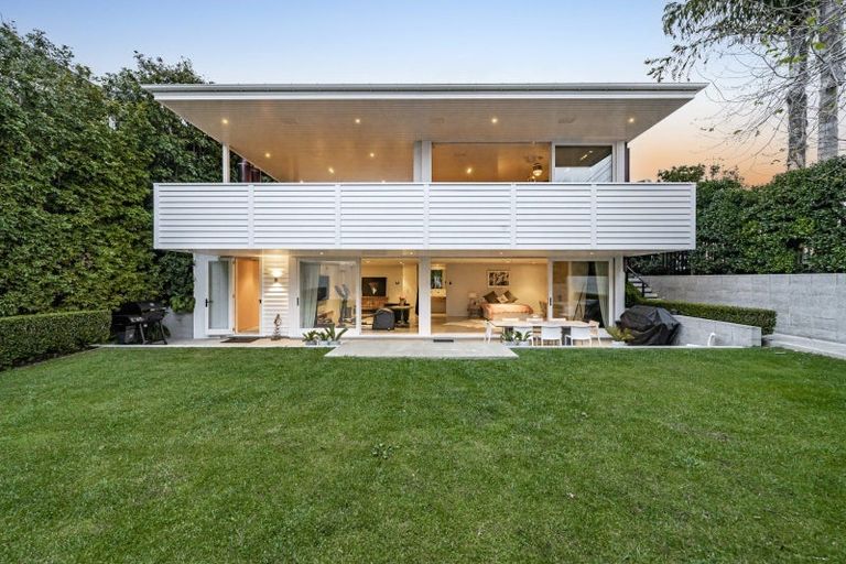 Photo of property in 215 Jervois Road, Herne Bay, Auckland, 1011