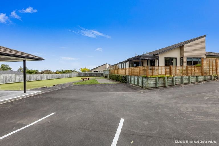 Photo of property in Caversham Park, 2/18 Caversham Road, Westmere, Whanganui, 4501
