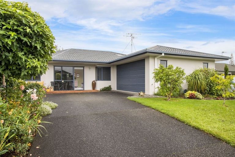Photo of property in 10 Donegal Place, Katikati, 3129