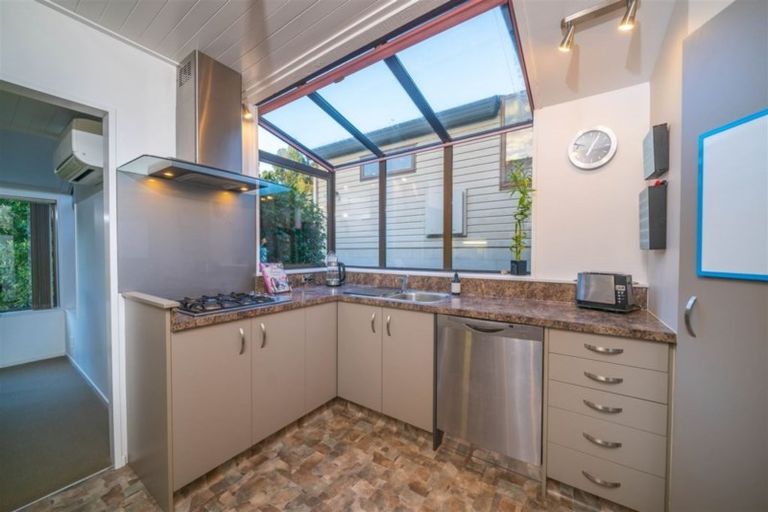 Photo of property in 10 Pembridge Lane, Westmorland, Christchurch, 8025