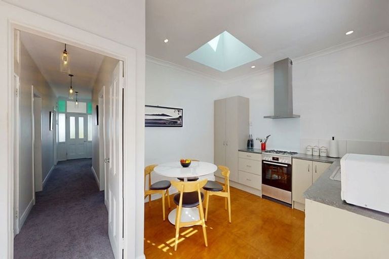 Photo of property in 32 Medway Street, Island Bay, Wellington, 6023